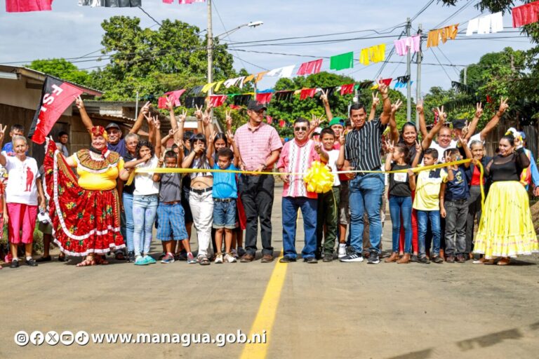 Inauguran calles en barrio Francisco Salazar