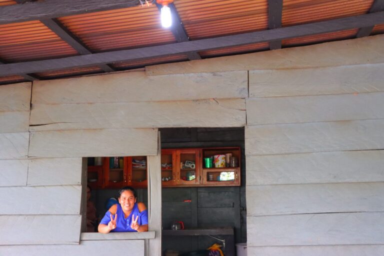 Inauguran proyecto de electrificación en una comunidad de Chinandega