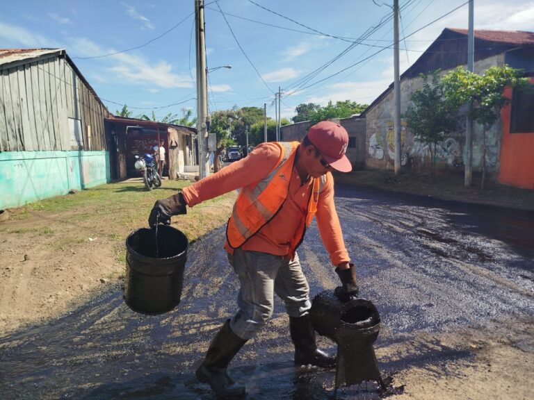 Mejoran las calles en el barrio Altagracia