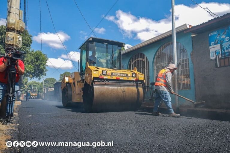 Tres cuadras con revestimiento asfáltico serán entregadas en el barrio Villa Israel