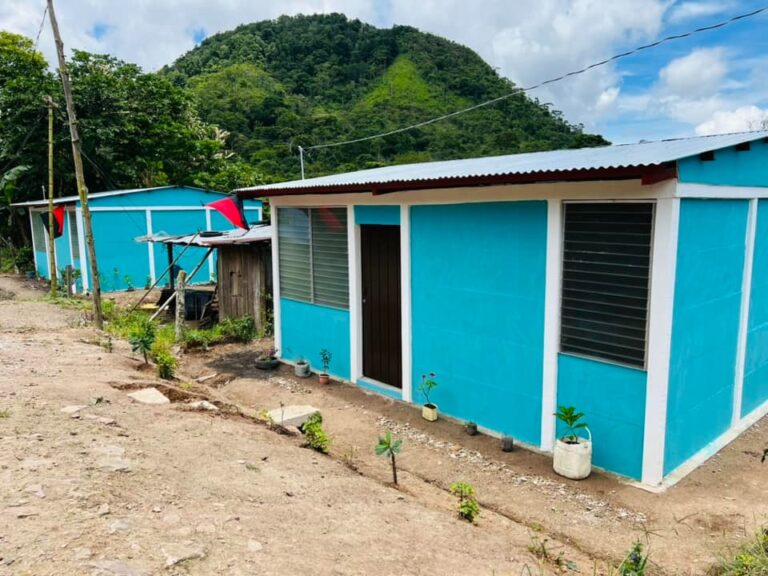 Entregan 14 viviendas en Jinotega