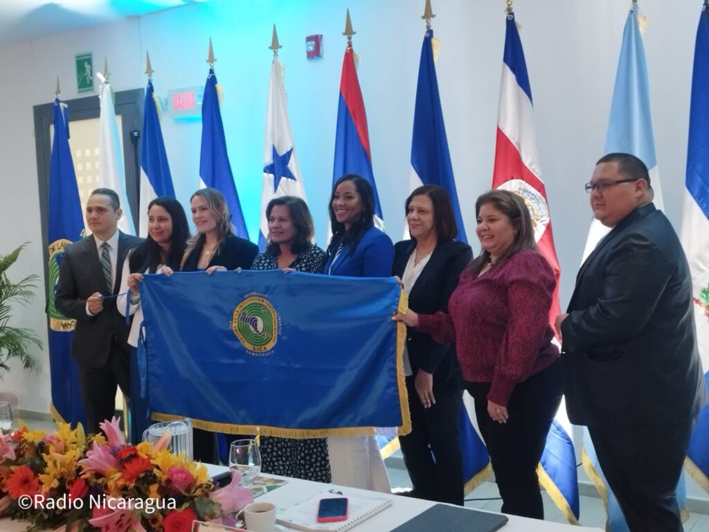 Ministra de Turismo de Honduras, Yadira Gómez, entregó Presidencia Pro Témpore del Sistema de Integración Centroamericana (SICA), a su homóloga nicaragüese Anasha Campbell, durante la CXXIX Reunión Ordinaria del Consejo Centroamericano de Turismo, realizada en el Centro de Convenciones Olof Palme, en Managua.
