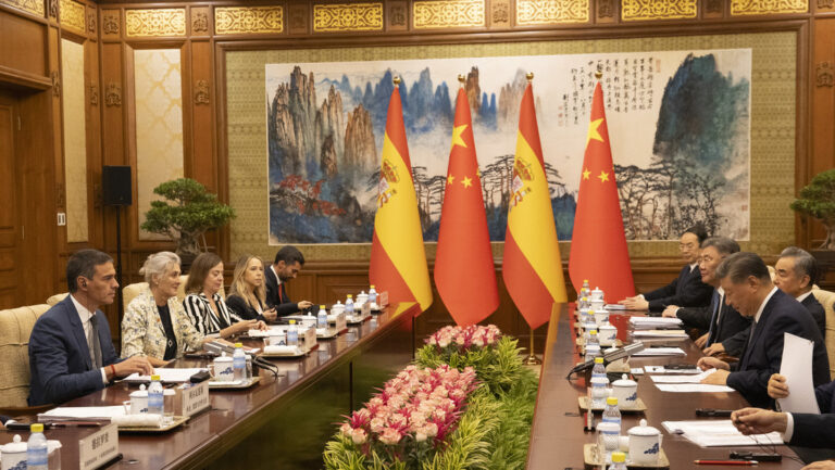 Pedro Sánchez inicia su visita a China