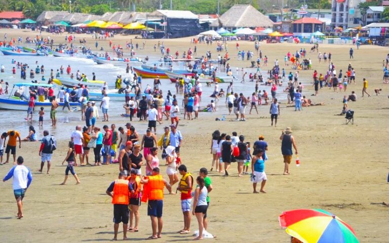 Vacaciones patrias dinamizarán economía y turismo en el país