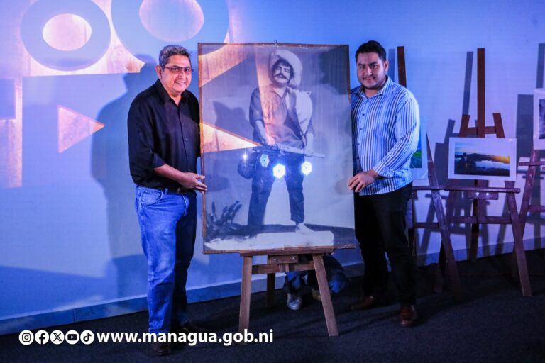 Conmemoran el natalicio del actor Hugo Hernández Oviedo