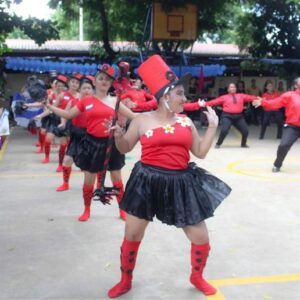 Privadas de libertad saludan las fiestas patrias