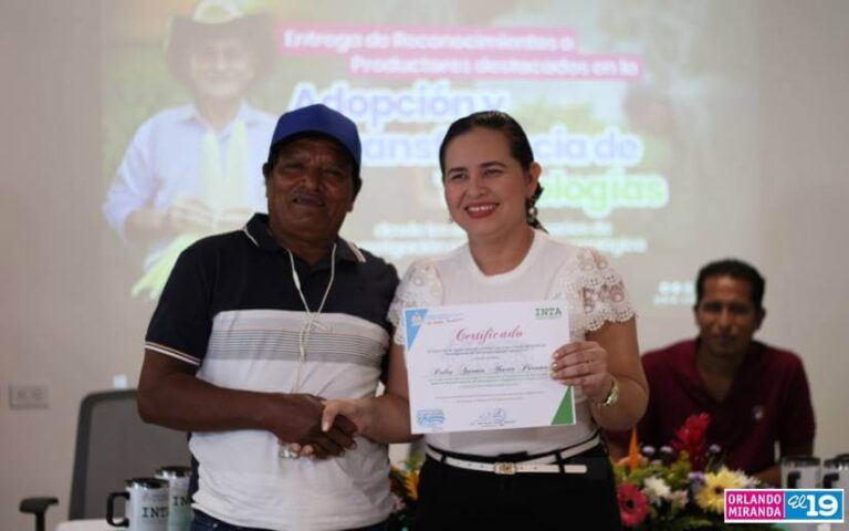 Reconocen a productores en adopción de transferencia tecnológica