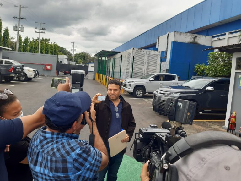 Regresa a su patria lleno de sueños y de grandes retos