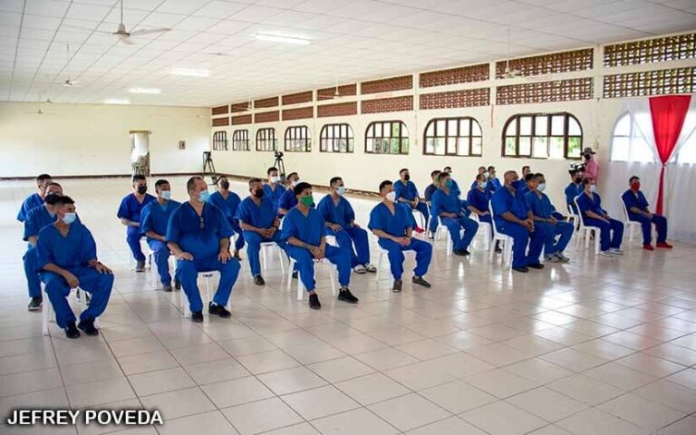 Privados de Libertad inician curso técnico Enjuncado de  Bastidores