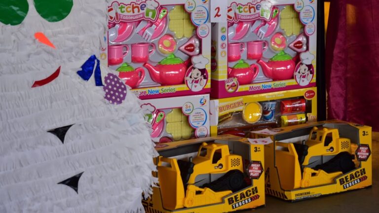 Inicia entrega de juguetes a niños y niñas en León