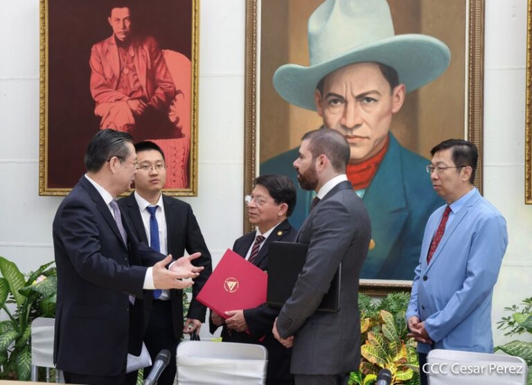 Firman memorándum de entendimiento entre China y Nicaragua