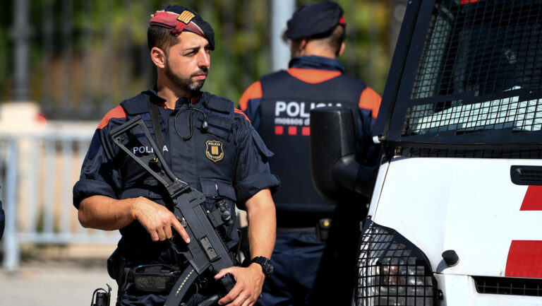 Entrenador  es arrestado por acoso sexual