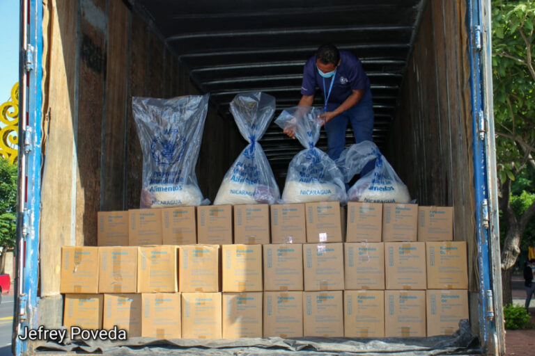 Familias de El Rama continúan siendo atendidas por el Gobierno