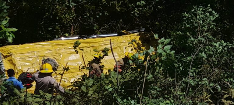 Accidente de tránsito en Honduras deja 2 fallecidos y 19 lesionados