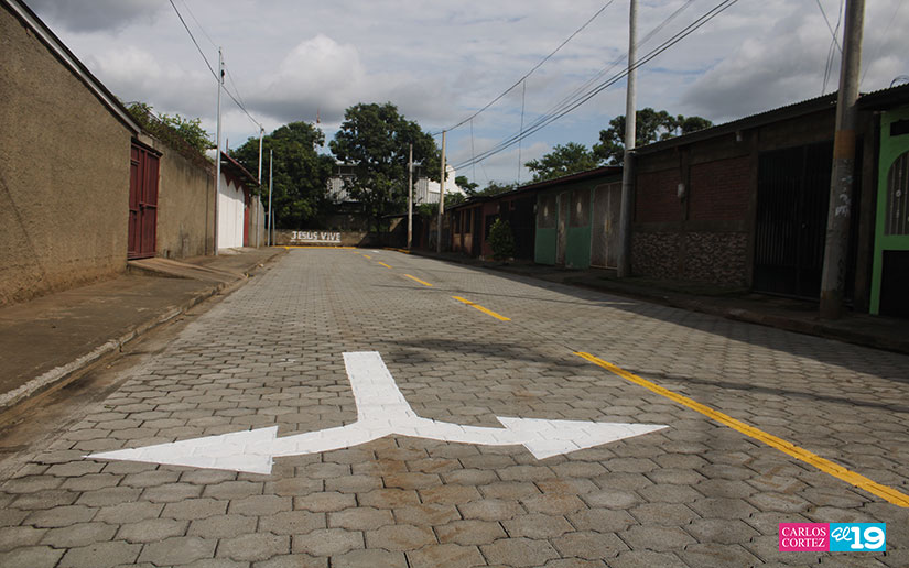 Autoridades de la Alcaldía, inauguraron dos nuevas calles adoquinadas, en beneficio de las familias que habitan en el barrio Marlon Zelaya ubicado en el municipio de Ciudad Sandino en Managua.