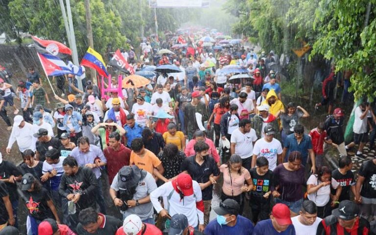 Realizan caminata en el Distrito V en saludo a “Octubre Victorioso”