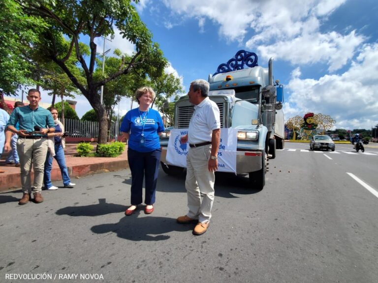 Trasladan 2 mil 500 paquetes solidarios para familias de Bluefields y  Corn Island