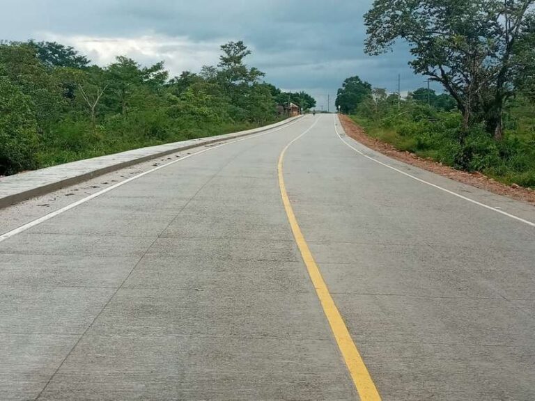 Avanza construcción de carretera Wawa-Bilwi