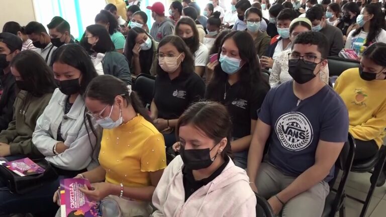 Presentan Cartilla de la Mujer en universidades públicas de Estelí