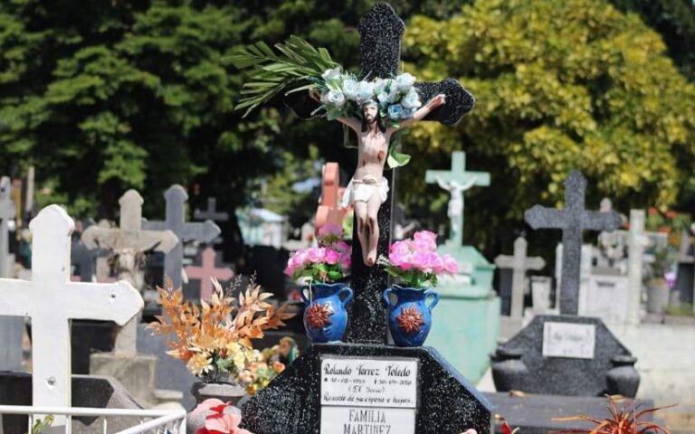 Gobierno de Nicaragua saluda a las familias que se trasladan a los diferentes camposantos