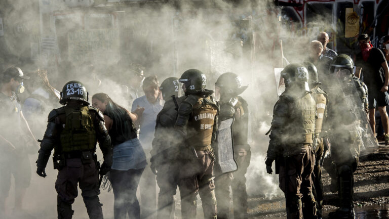 Chile investiga a 309 agentes por delitos sexuales