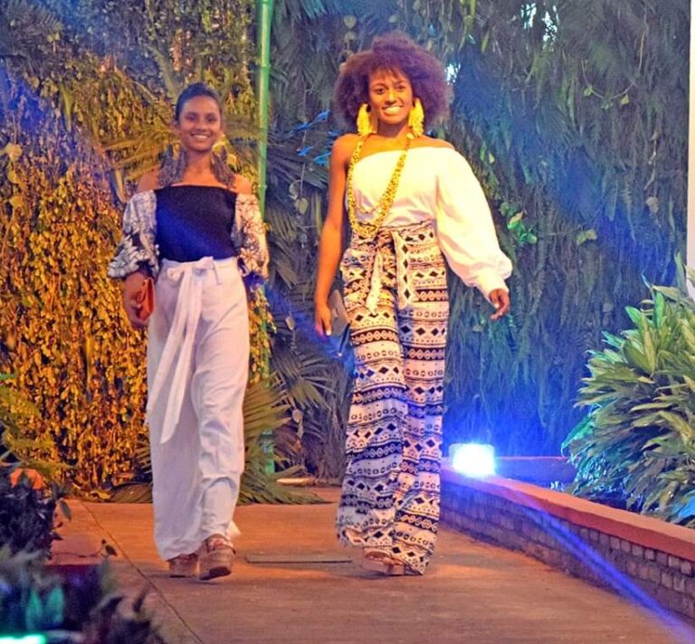 Rosario envía saludo a la V edición de Chinandega Moda