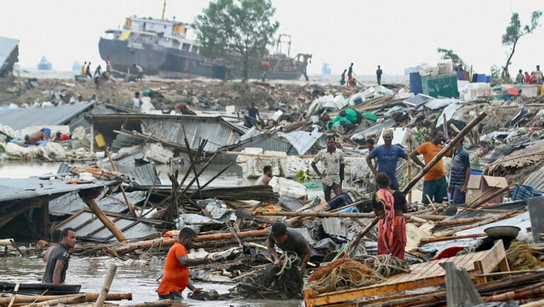 Ciclón Sitrang deja 35 fallecidos en Bangladés