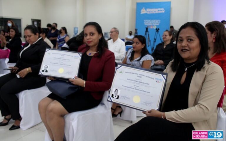 Gradúan a más de 200 técnicos en Didáctica del Idioma Inglés