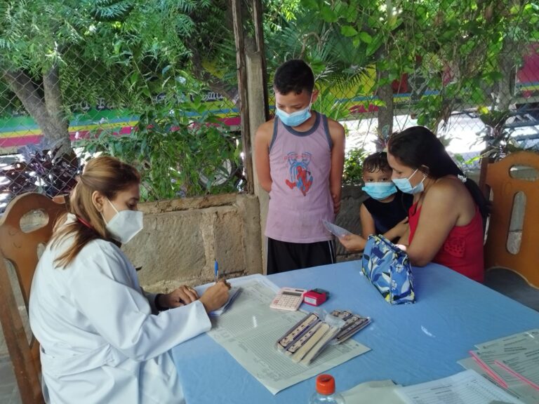 Clínica Móvil llega al barrio Bertha Calderón