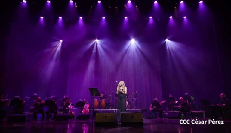 Realizan homenaje a las madres nicaragüeses en el Teatro Nacional Rubén Darío