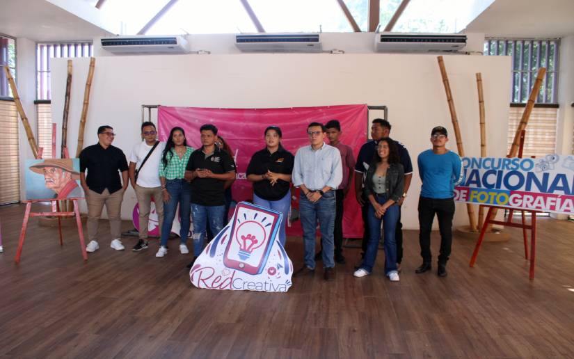 Concurso de fotografía y diseño.