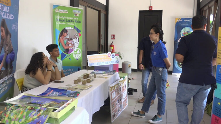 Marena promueve conservación de la “Pachamama”