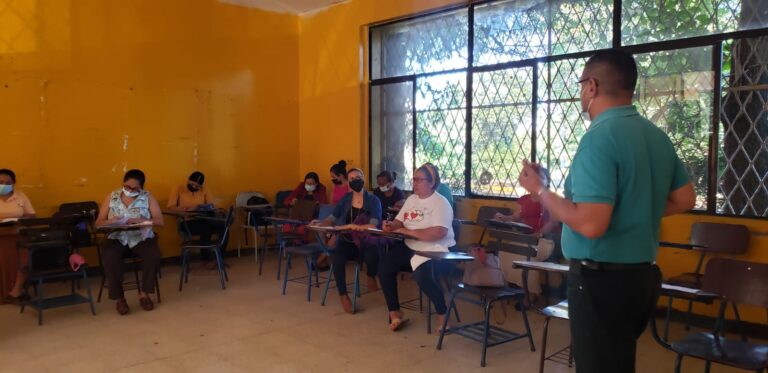Docentes de Managua participan en EPI