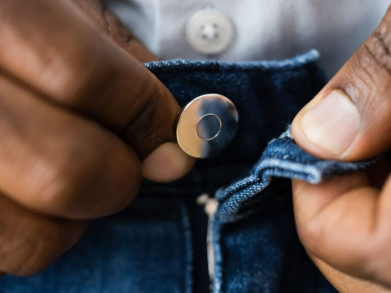 Muere electrocutado mientras se daba placer por el ano