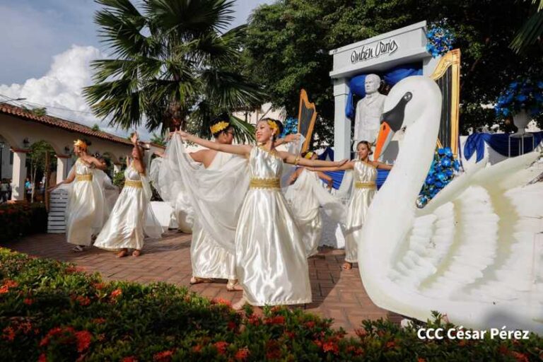 Celebran VIII edición del Festival Azul Darío en León
