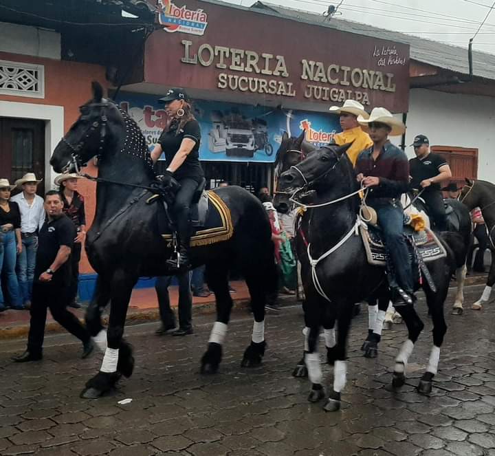 Realizan Desfile hípico en Juigalpa