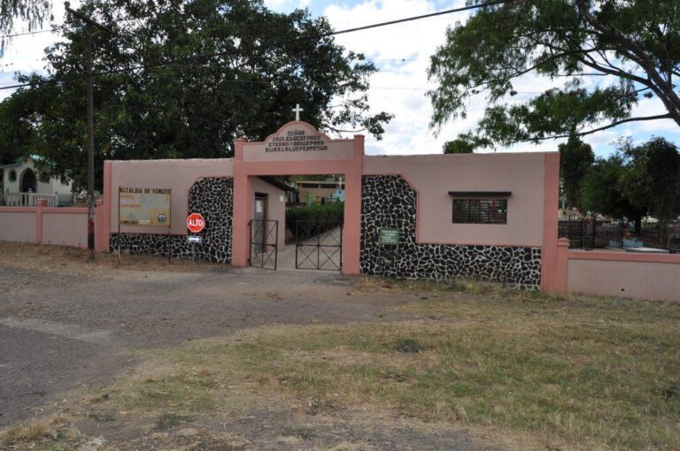 Inician las jornadas de limpieza en el cementerio de Somoto