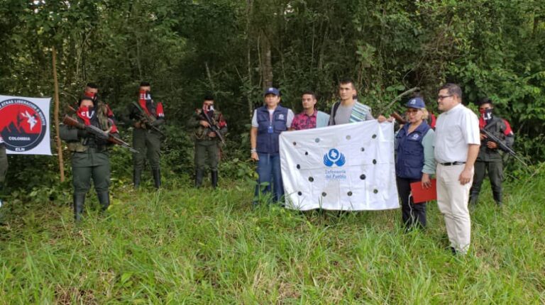 Liberan a dos militares que habían sido secuestrados en Colombia