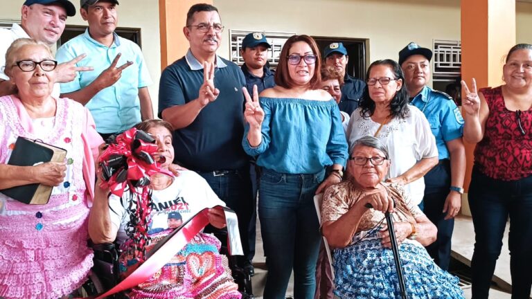 Inauguran nueva área de comedores del mercado de Ocotal