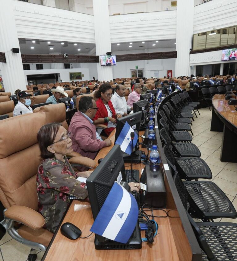 Asamblea Nacional rechaza bloqueo a Cuba