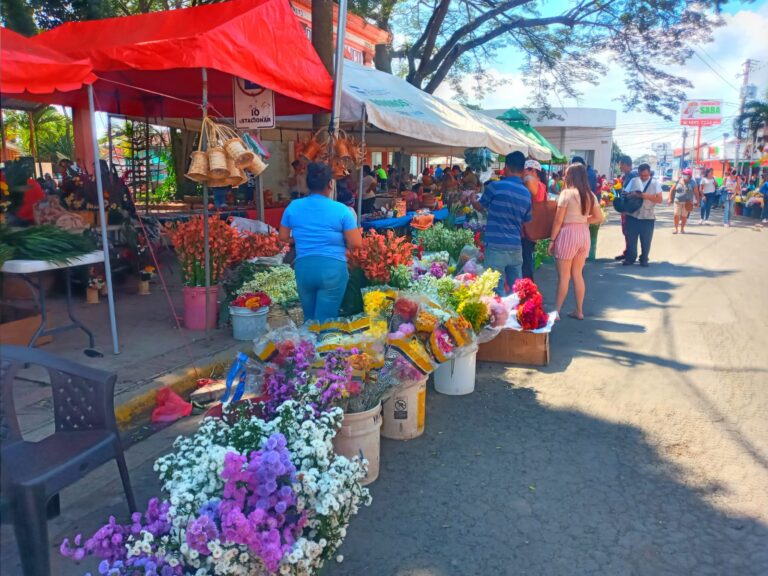 Realizan Feria de las Flores en Jinotepe