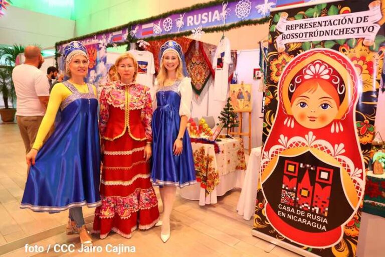 Cuarenta países deleitan a las familias en el Festival Internacional Gastronómico