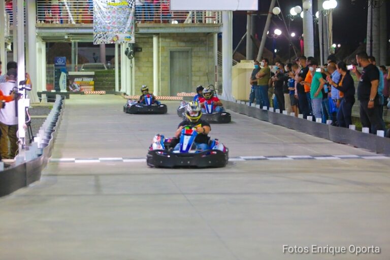 EPN recibe de Francia carros para “Pista Go Kart”