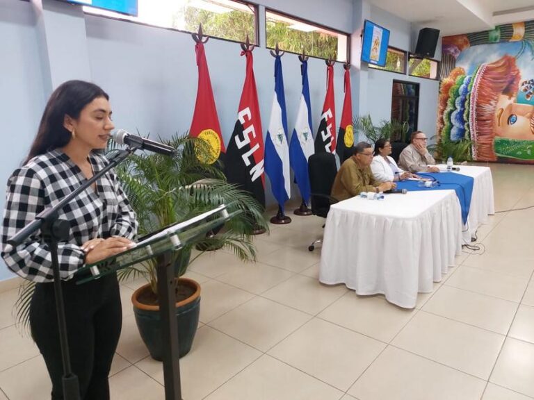 MINED presentó el libro digital El Güegüense