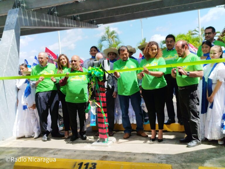 Inauguran 42 puntos de carga para vehículos eléctricos