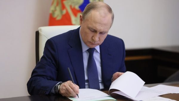 Putin ratifica incorporación de nuevos territorios a Rusia