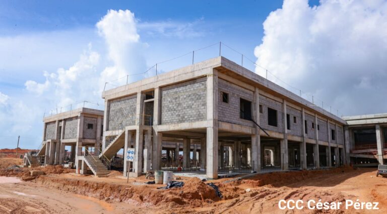 Avanza construcción del nuevo hospital en Kamla, Costa Caribe