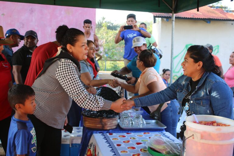 Titular del MEFCCA se reúne con productores de Tasba Pri