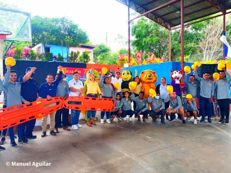 Sinapred entrega equipos y herramientas a Comupred de Carazo