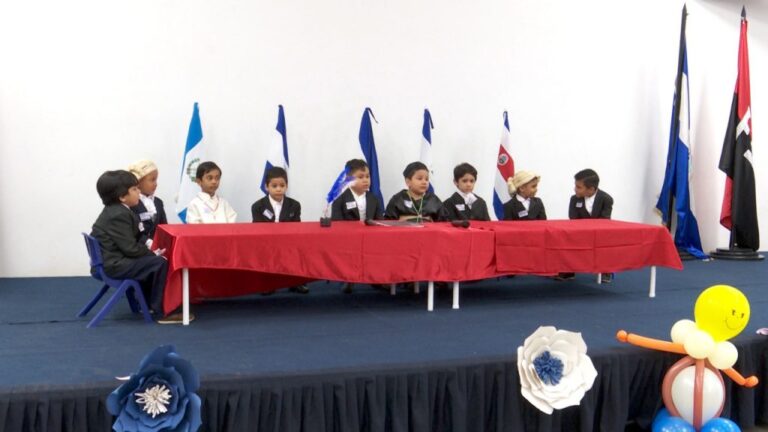 Cerca de 10 mil niños de CDI participaron en actividades patrias